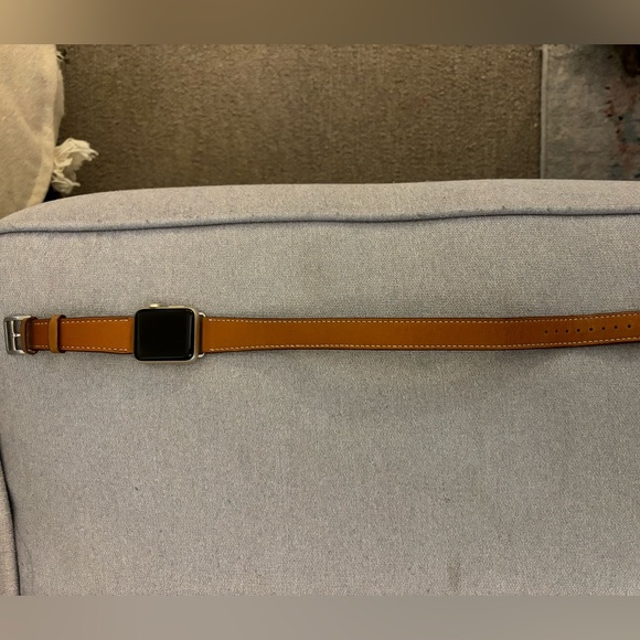 Apple Watch Series 2 - Picture 1 of 3